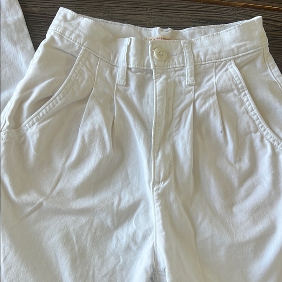 LEVIS White High-Waisted Pants SIZE 24 PLEATED BALLOON LEG - Picture 2 of 10